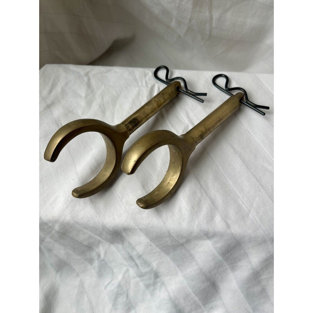 ~2~ Vintage Rowboat Oar Locks Bass or Bronze MATCHING SET OLD ANTIQUE 5" BOAT - Picture 3 of 6